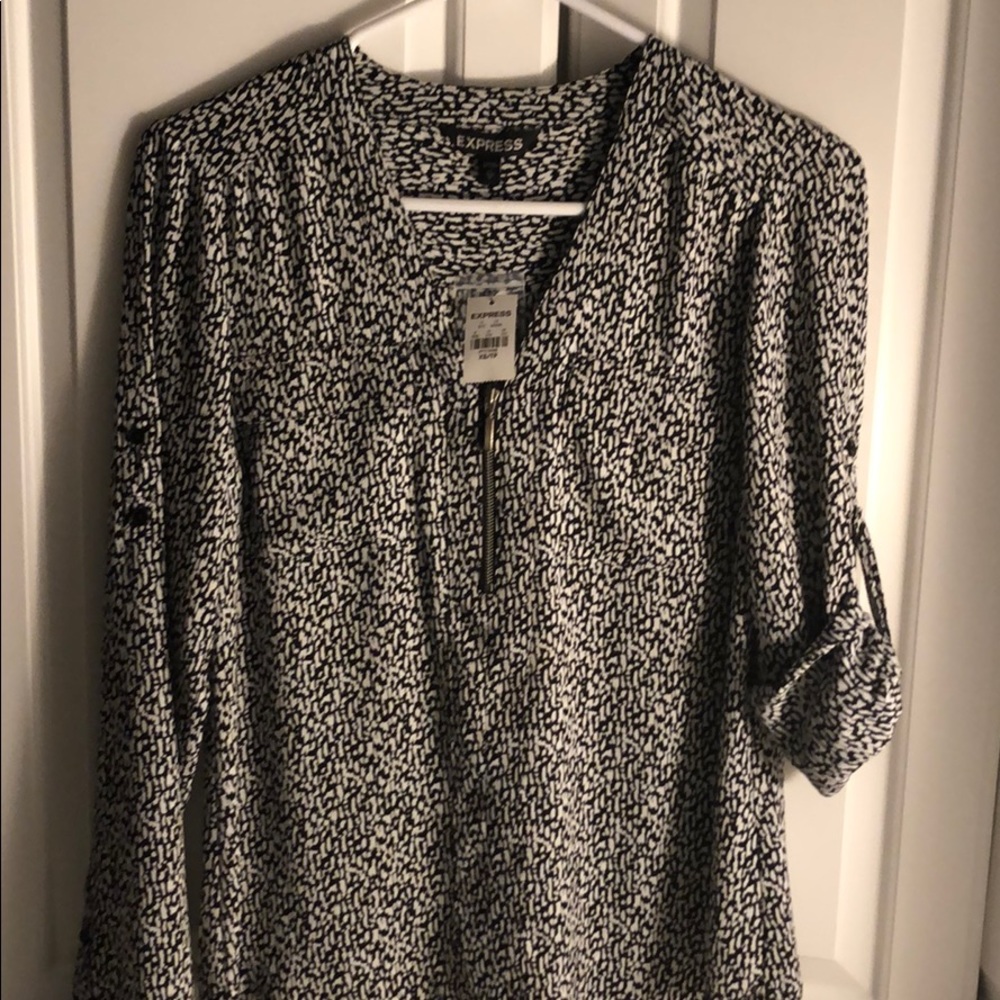 Black and white pattern Express blouse